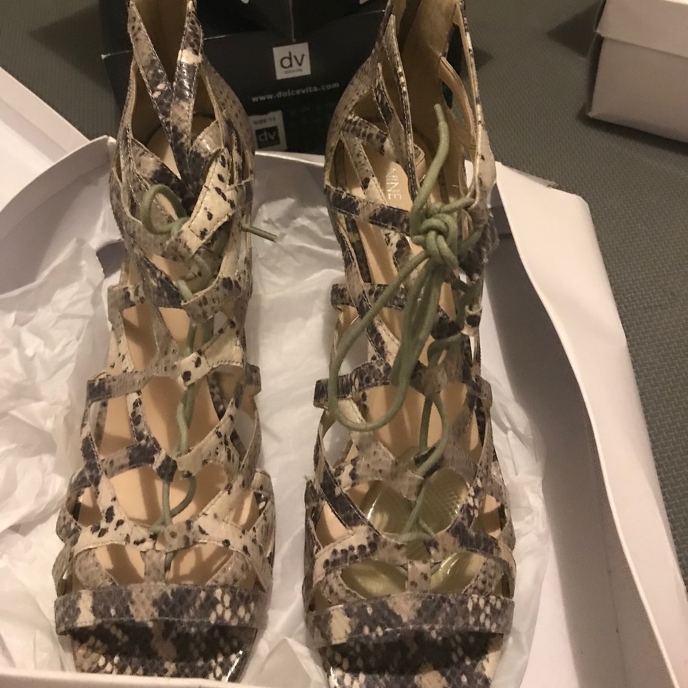 NINE WEST SEXY SNAKE SKIN SANDALS SIZE 14